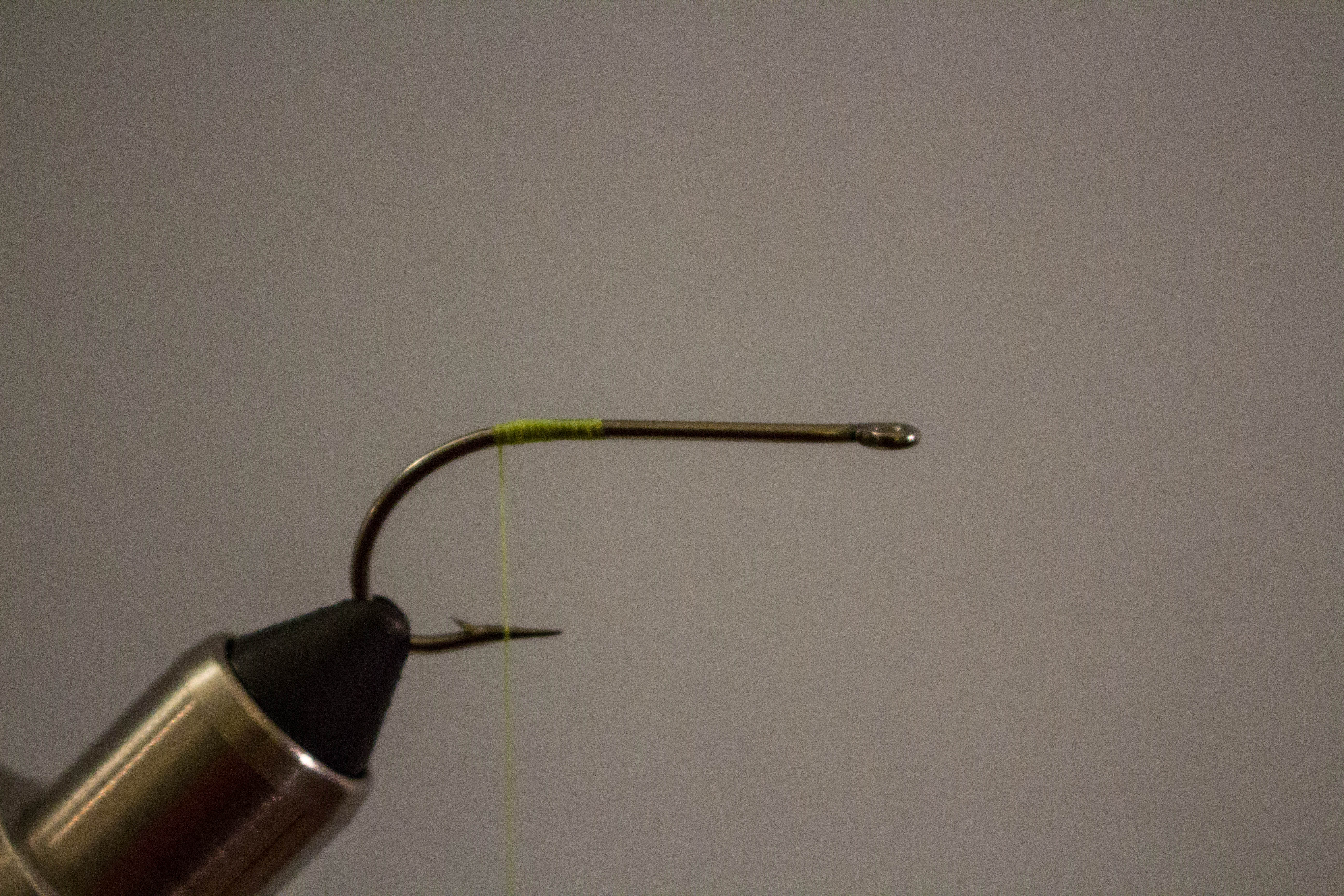 Tarpon Bunny - Step 1: Lay a base of thread in the color of your choice on the bac…